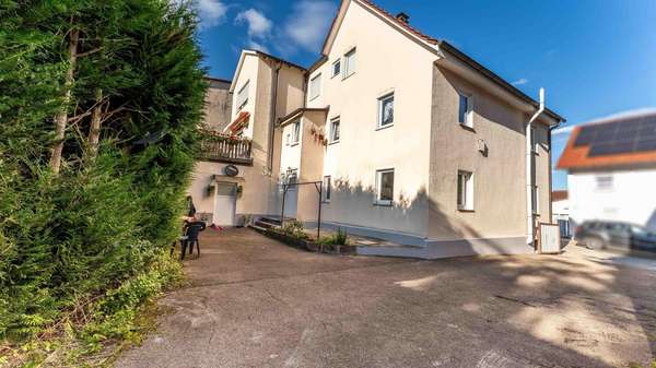 Haus Haus - Mehrfamilienhaus in 78054 Villingen-Schwenningen mit 292m² kaufen
