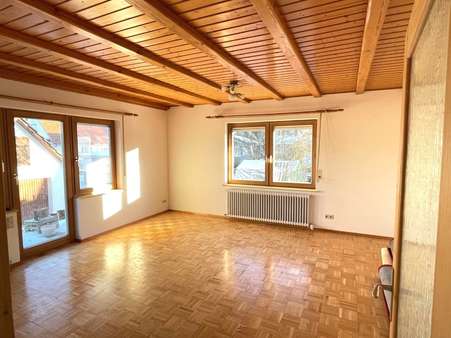 Wohnzimmer im EG - Einfamilienhaus in 72510 Stetten mit 185m² kaufen