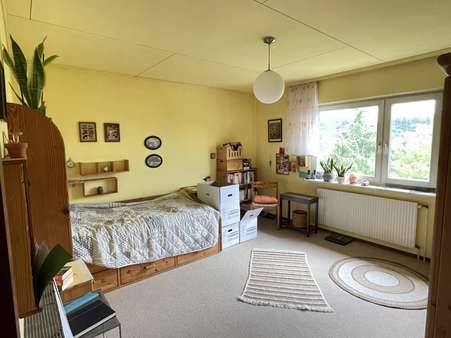 Großes Zimmer im Erdgeschoss - Einfamilienhaus in 88605 Meßkirch mit 121m² kaufen