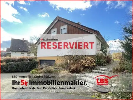 Interessantes Einfamilienhaus mit ELW und Doppelgarage in ruhiger Sackgasse