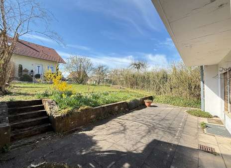 Terrasse mit Garten - Doppelhaushälfte in 88605 Meßkirch mit 138m² kaufen