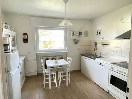 Helle Küche mit EBK (inkl.) - Etagenwohnung in 72510 Stetten mit 68m² kaufen