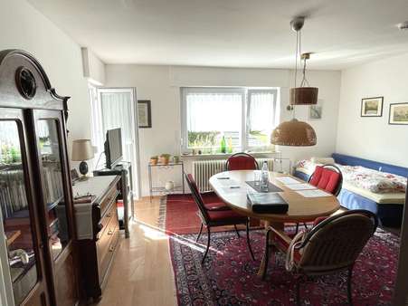 Helles Wohnzimmer+Balkonzugang - Etagenwohnung in 72510 Stetten mit 68m² kaufen