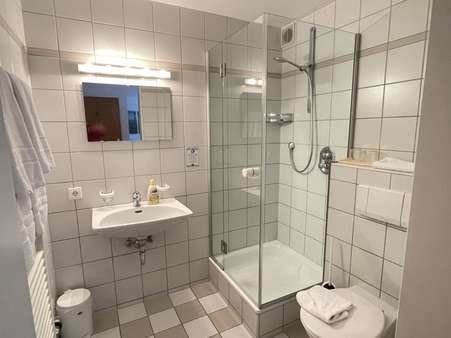 Fremdenzimmer - Bad - Mehrfamilienhaus in 78576 Emmingen-Liptingen mit 200m² kaufen