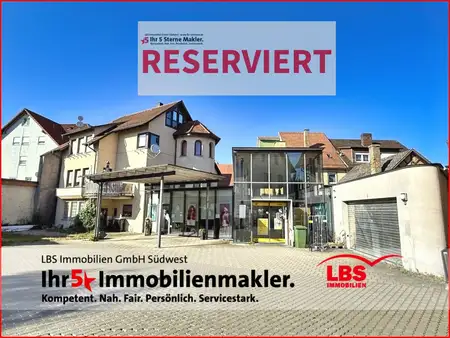 Vielseitiges Areal: 2 Immobilien mit 800 m² Fläche, Doppelgarage + Carport im Herzen von Meßkirch! 