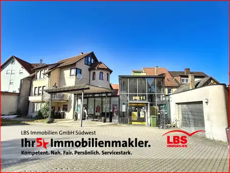 Vielseitiges Areal: 2 Immobilien mit 800 m² Fläche, Doppelgarage + Carport im Herzen von Meßkirch! 