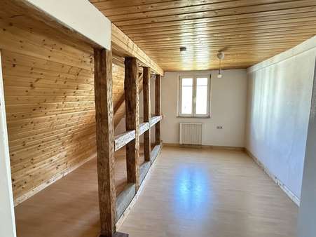 Eines von 2 Zimmern im DG - Bauernhaus in 72488 Sigmaringen mit 139m² kaufen