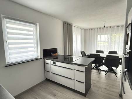 Offener Essbereich mit EBK Offener Essbereich mit EBK - Bungalow in 88605 Sauldorf mit 145m² kaufen