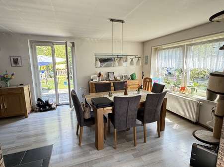 Wohn- Essbereich mit Terrasse Wohn- Essbereich mit Terrasse - Einfamilienhaus in 72510 Stetten mit 152m² kaufen