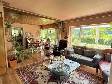 Wohn-, Essbereich +2 Terrassen Wohn-, Essbereich +2 Terrassen - Einfamilienhaus in 88605 Meßkirch mit 142m² kaufen