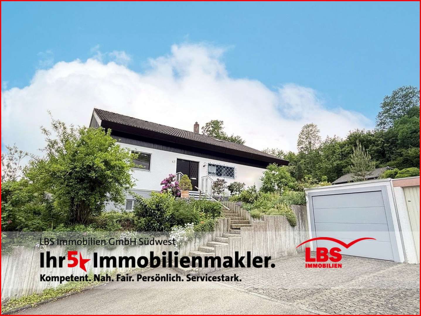 Wohnhaus-Ansicht mit Garage Wohnhaus-Ansicht mit Garage - Einfamilienhaus in 72488 Sigmaringen mit 160m² kaufen