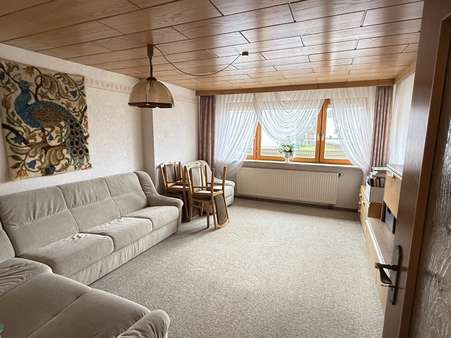 Eines von zwei Schlafzimmern im EG Eines von zwei Schlafzimmern im EG - Einfamilienhaus in 88605 Meßkirch mit 193m² kaufen