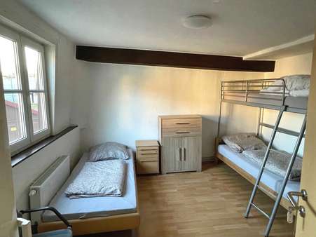 Kleines Zimmer beim Wohnzimmer - Erdgeschosswohnung in 88605 Meßkirch mit 154m² kaufen