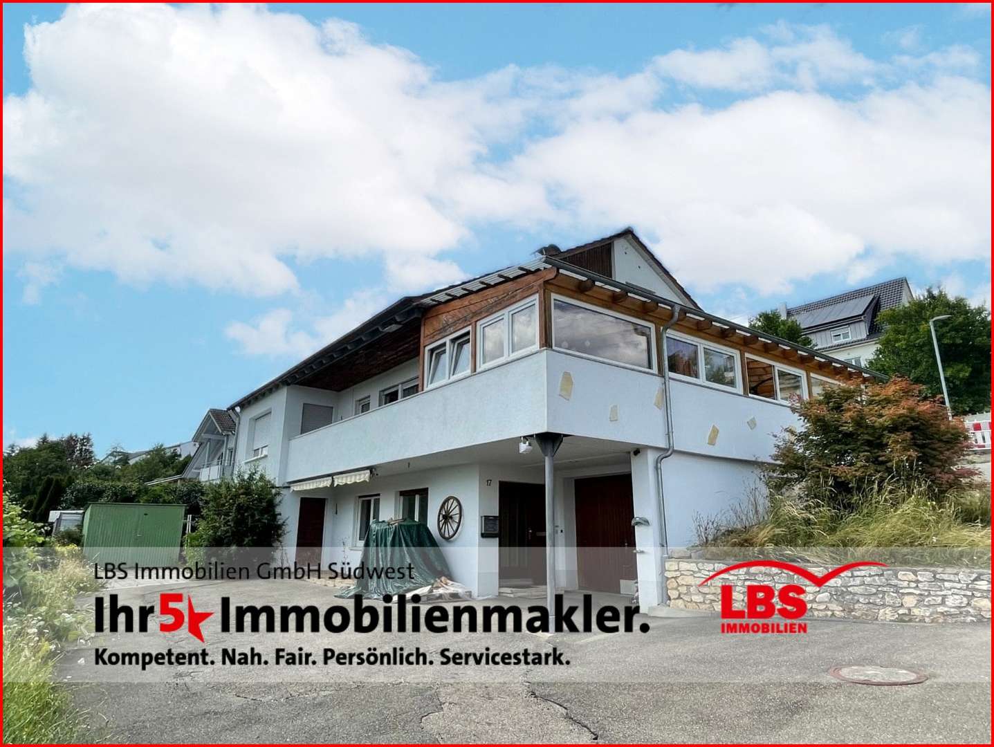 Ansicht mit ELW + Garagen - Einfamilienhaus in 72477 Schwenningen mit 217m² kaufen