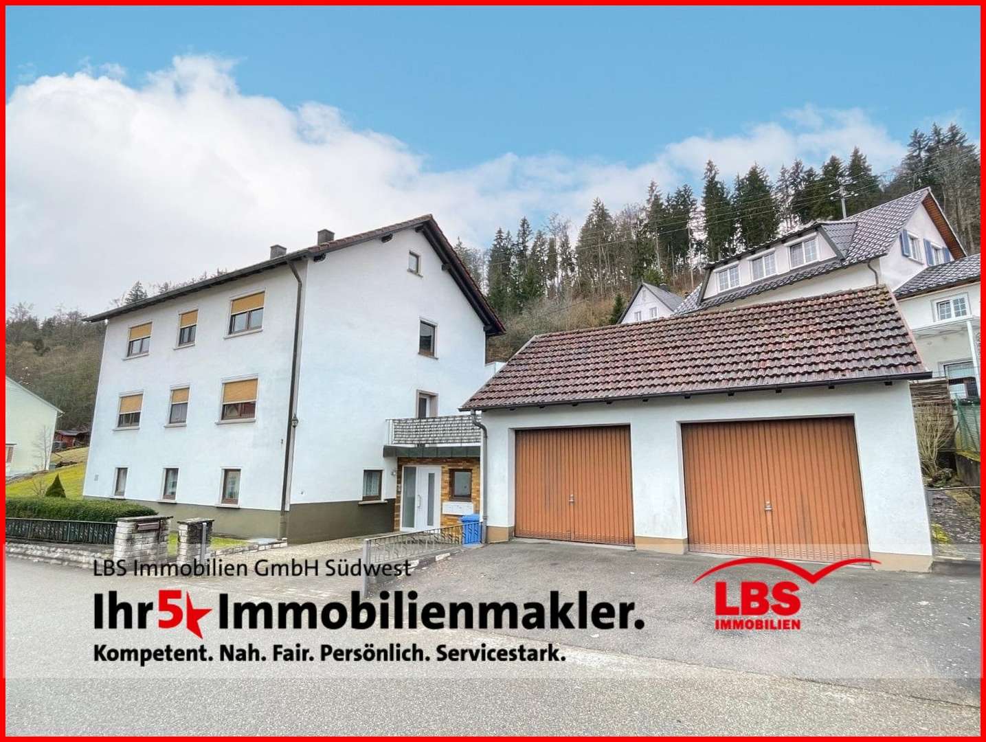 Ansicht mit 3 Garagen - Zweifamilienhaus in 72479 Straßberg mit 170m² kaufen