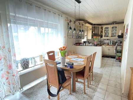 Essbereich mit Einbauküche - Doppelhaushälfte in 72510 Stetten mit 92m² kaufen
