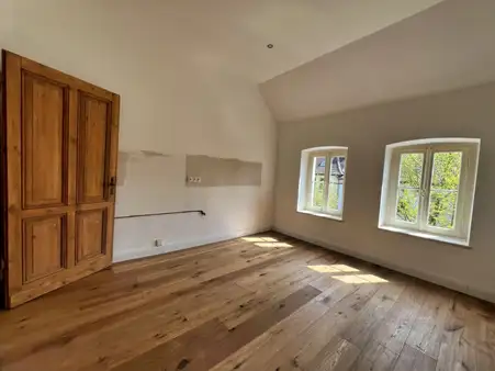 ETW-Maisonette mit Altbaucharme und Garage - Erstbezug nach Modernisierung