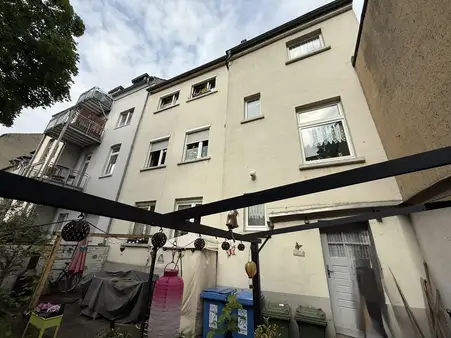 Gepflegtes 3-Familienhaus als WEG