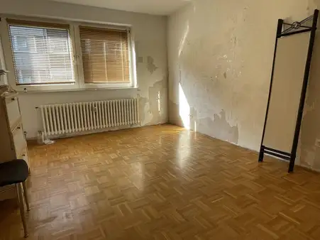 Verkehrsgünstige, Zwei-Raum Erdgeschosswohnung mit 52m² Wohnfläche