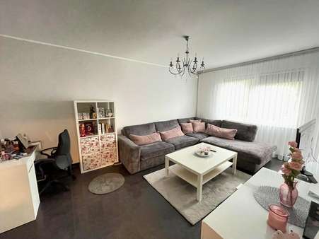 Wohnzimmer 2/ Kind 3 - Etagenwohnung in 46119 Oberhausen mit 118m² kaufen