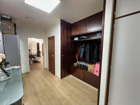 Diele Diele - Etagenwohnung in 45143 Essen mit 92m² kaufen