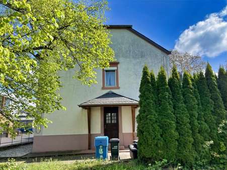 Hausansicht seitlich - Reihenendhaus in 54662 Speicher mit 126m² kaufen