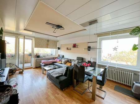Wohn- und Essbereich - Etagenwohnung in 46049 Oberhausen mit 83m² günstig kaufen