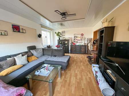 Wohnzimmer - Etagenwohnung in 46049 Oberhausen mit 83m² kaufen