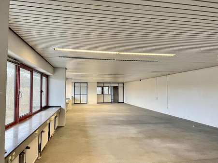 Großraumbüro - Büro in 45307 Essen mit 300m² günstig mieten