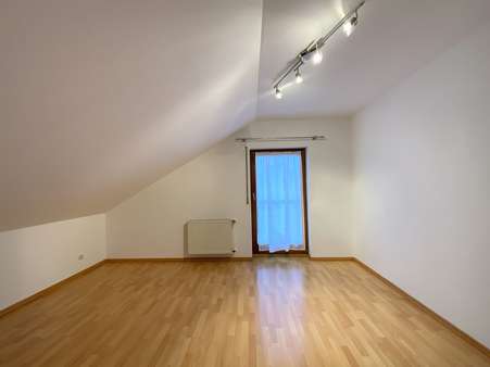 Schlafzimmer - Dachgeschosswohnung in 63500 Seligenstadt mit 66m² kaufen