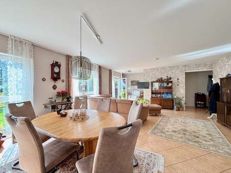 Wohnbereich - Erdgeschosswohnung in 63075 Offenbach mit 106m² kaufen