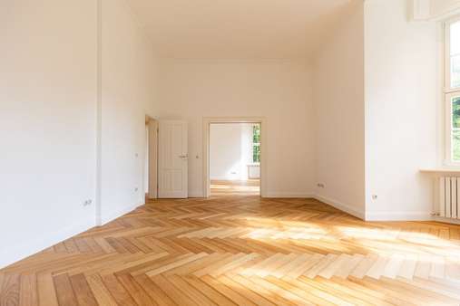 Blick von Wohnzimmer in Esszimmer Blick von Wohnzimmer in Esszimmer - Etagenwohnung in 65183 Wiesbaden mit 111m² kaufen