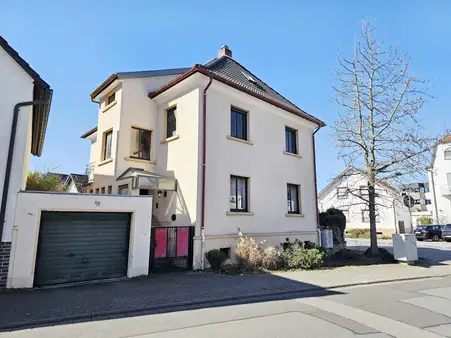  Haus mit Charakter und sehr viel Platz sucht Liebhaber! 
