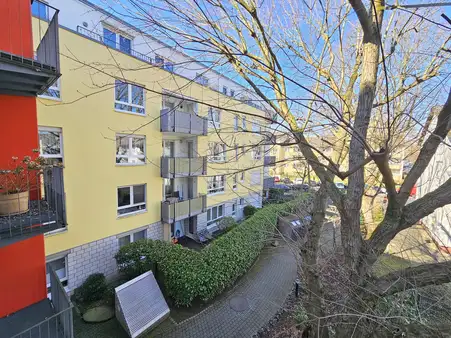 Attraktive 4-Zimmerwohnung in schöner Wohnlage von Frankfurt-Eckenheim!