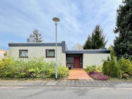 Außenansicht - Bungalow in 63533 Mainhausen mit 157m² kaufen