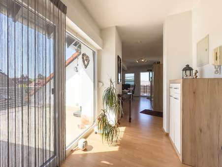 Flurbereich - Dachgeschosswohnung in 63533 Mainhausen mit 81m² kaufen