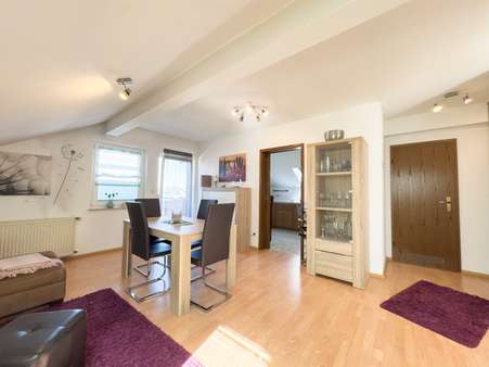 Wohnzimmer - Dachgeschosswohnung in 63533 Mainhausen mit 81m² kaufen