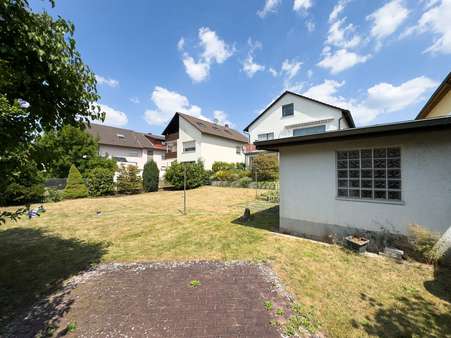 Gartenfläche - Zweifamilienhaus in 63512 Hainburg mit 184m² kaufen