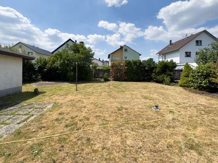 Gartenfläche - Zweifamilienhaus in 63512 Hainburg mit 184m² kaufen