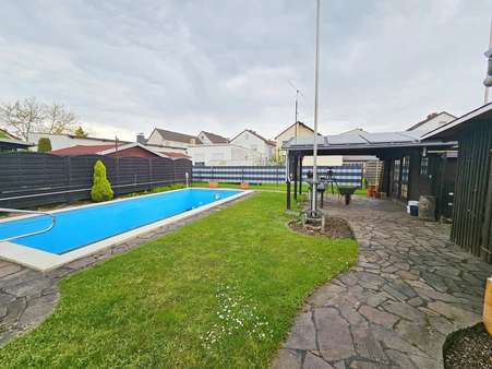 Garten mit Nebengebäude - Mehrfamilienhaus in 63500 Seligenstadt mit 253m² kaufen