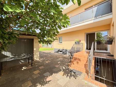 Terrasse Terrasse - Zweifamilienhaus in 63110 Rodgau mit 159m² kaufen