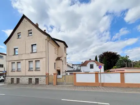 Charmantes Dreifamilienhaus mit Potenzial in zentraler Lage