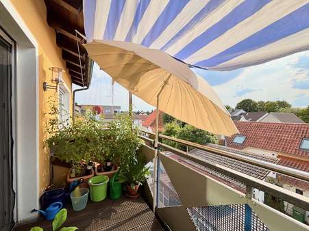 Balkon - Dachgeschosswohnung in 63533 Mainhausen mit 95m² kaufen