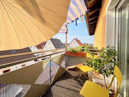 Balkon - Dachgeschosswohnung in 63533 Mainhausen mit 95m² kaufen
