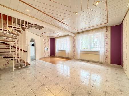 Wohnbereich - Maisonette-Wohnung in 63179 Obertshausen mit 120m² kaufen