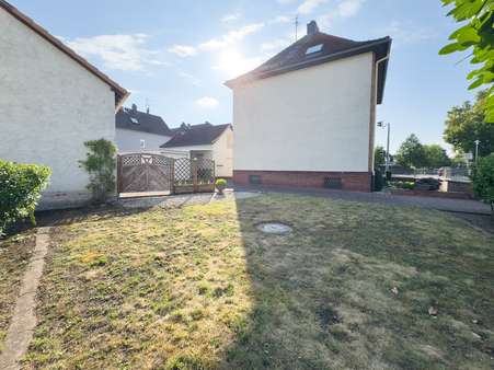 Gartenansicht - Einfamilienhaus in 63512 Hainburg mit 120m² kaufen