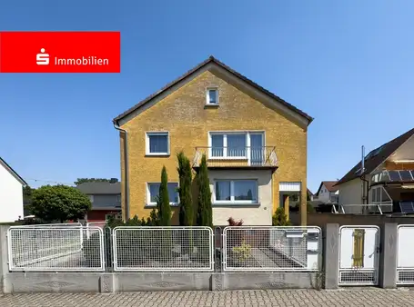 Zweifamilienhaus mit großem Grundstück und Baupotenzial in Dudenhofen