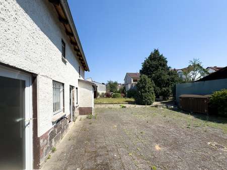 Hofbereich Hofbereich - Einfamilienhaus in 63110 Rodgau mit 140m² kaufen