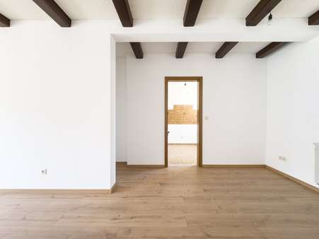 Blick in die Küche - Etagenwohnung in 63619 Bad Orb mit 51m² kaufen