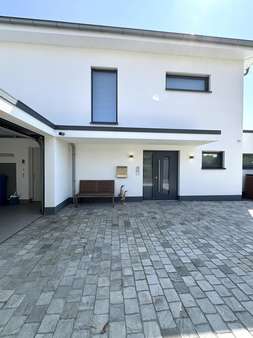 Außen | Eingangstür Außen | Eingangstür - Einfamilienhaus in 63755 Alzenau mit 258m² kaufen